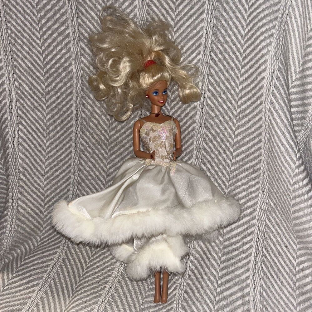 Vintage Collectible Barbie blonde Hair Blue Eyes Holiday Christmas Dress 1966 E2